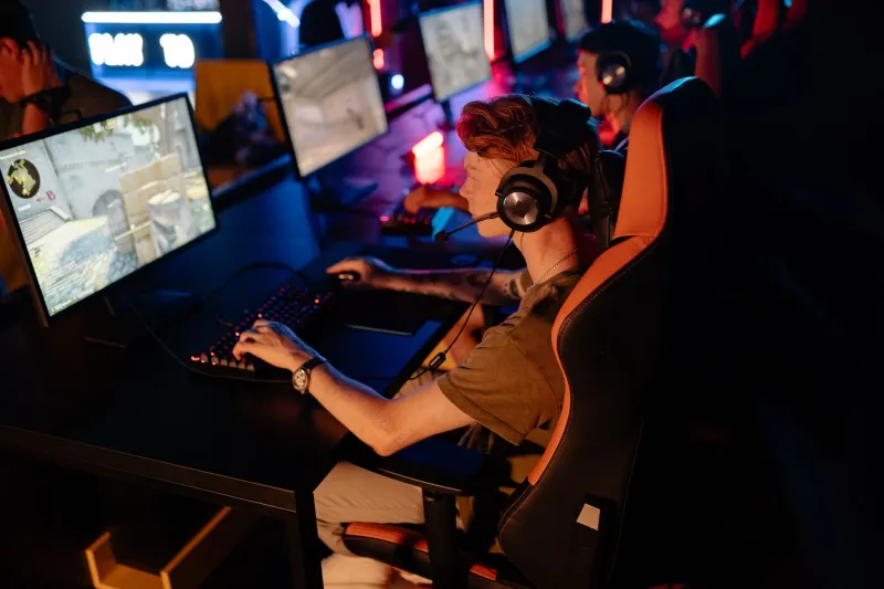 Silence Is Losing You Rounds: How Elite Clans Dissect Their In-Game Communication